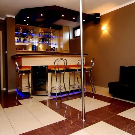 Mazury Caloroczny Dom Nad Jeziorem Do Wynajecia Z Wlasna Linia Brzegowa * Pasym