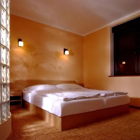 Mazury Caloroczny Dom Nad Jeziorem Do Wynajecia Z Wlasna Linia Brzegowa * Pasym